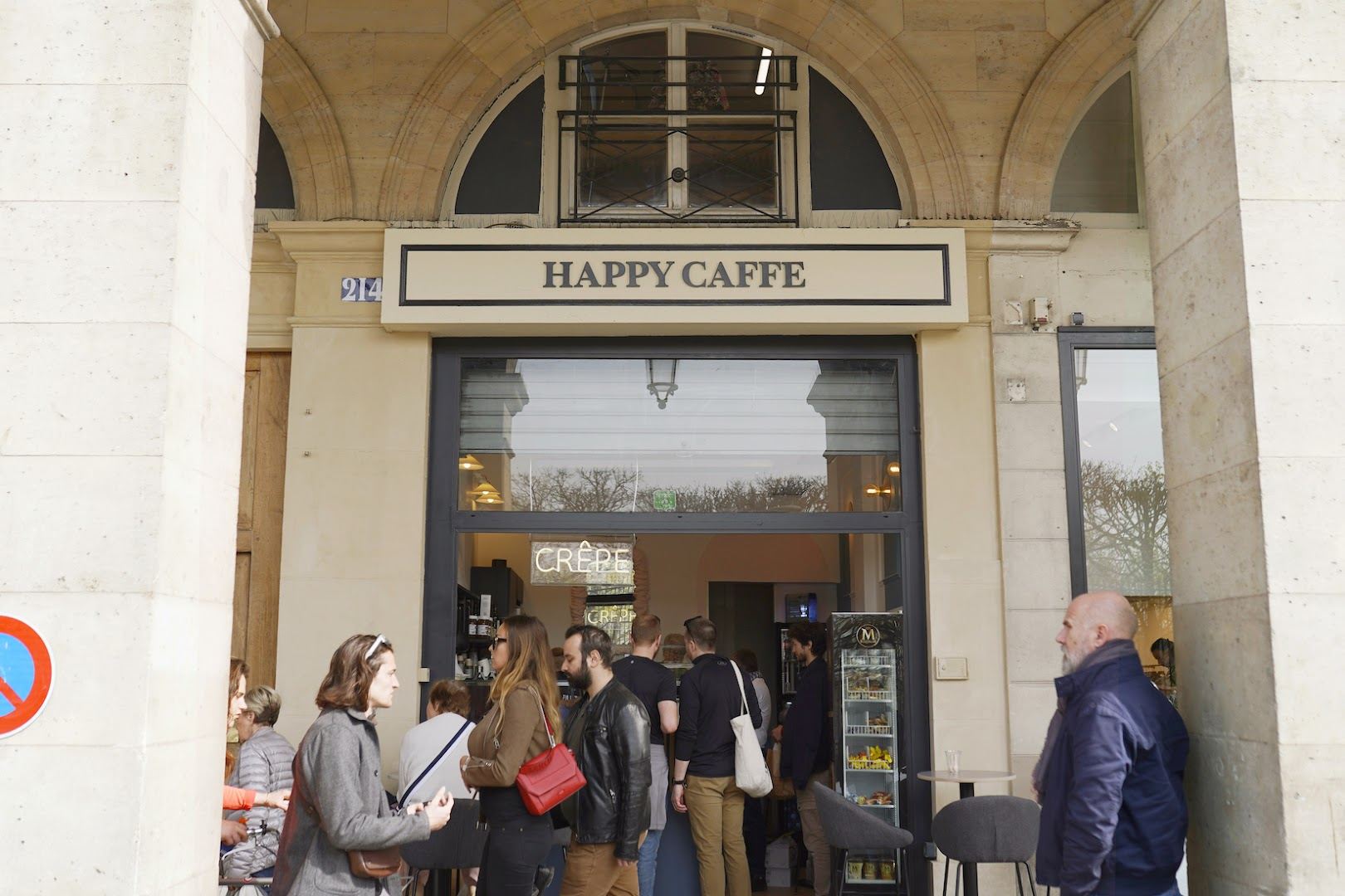 Happy Caffe Paris: The 4.9 Star Breakfast Spot Locals Love
